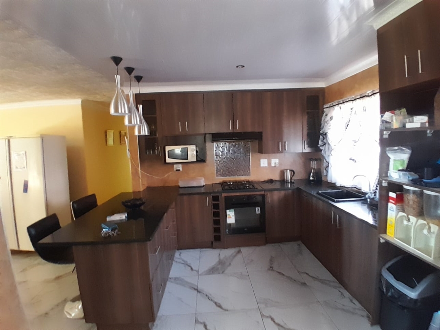 To Let 4 Bedroom Property for Rent in Kathu Northern Cape